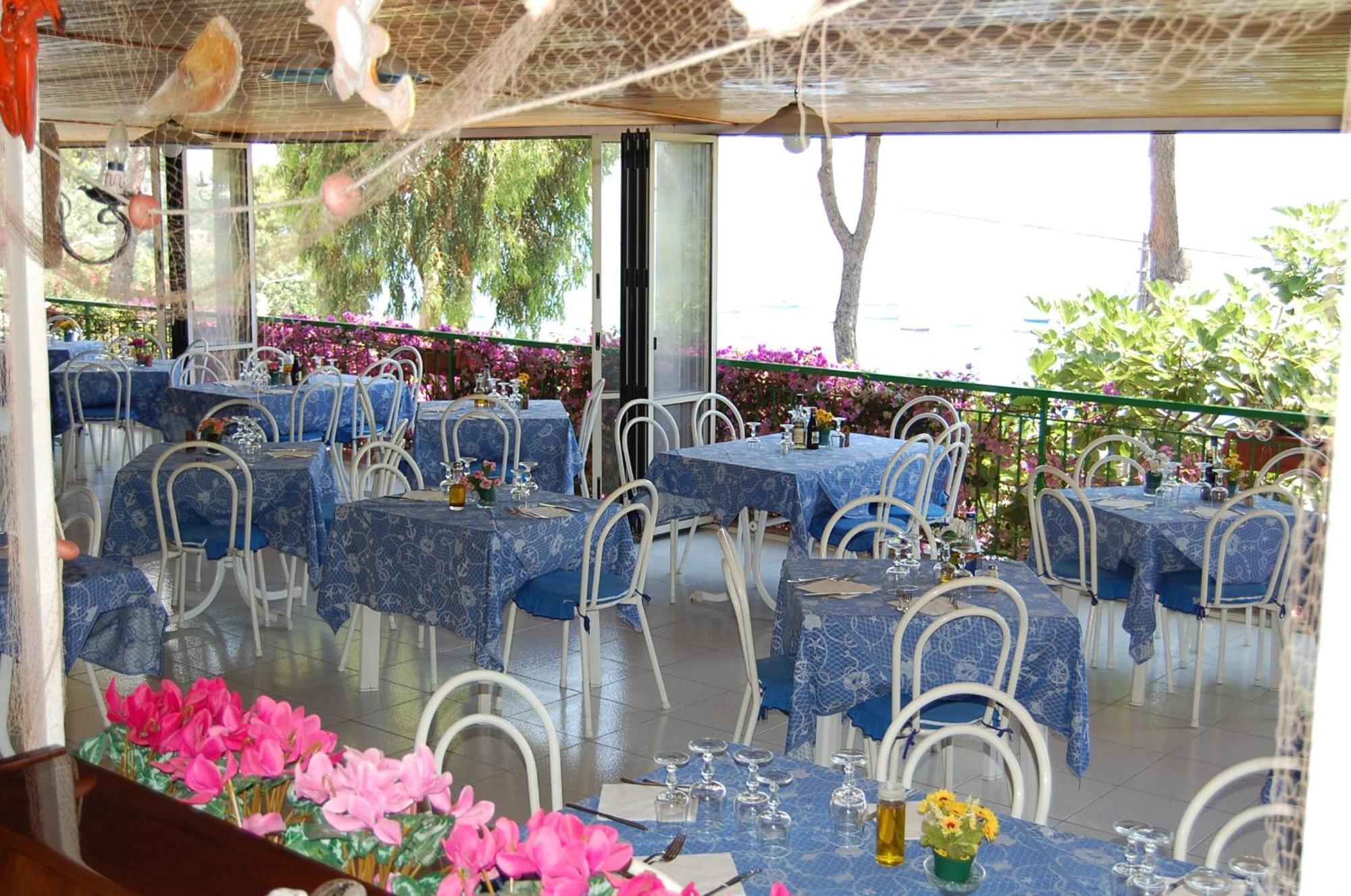 Camping Villaggio Nettuno Nerano Buitenkant foto
