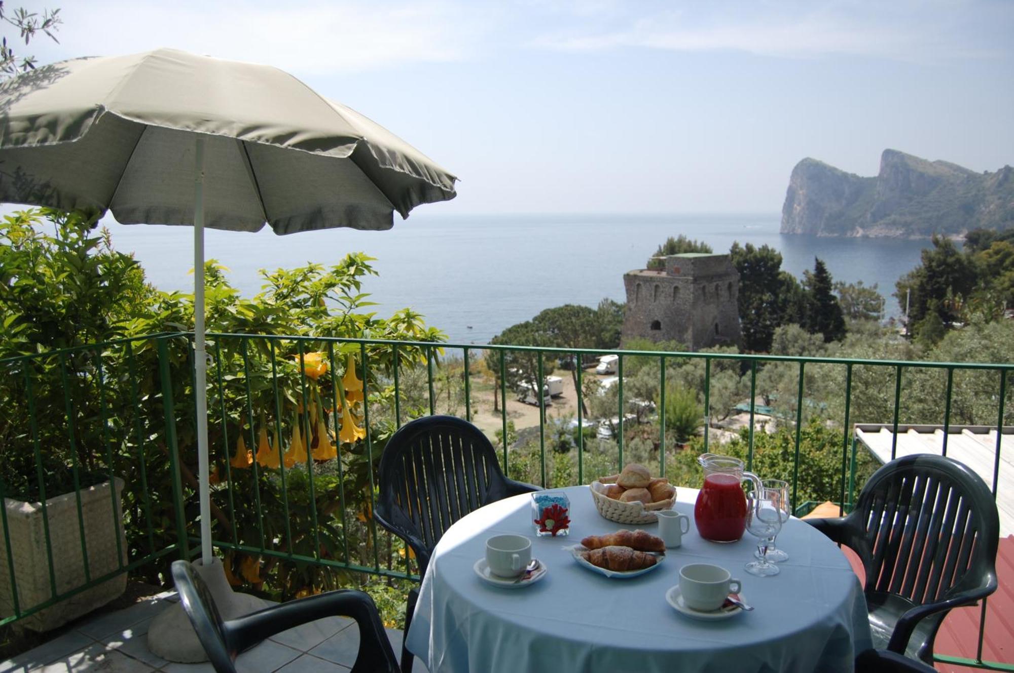 Camping Villaggio Nettuno Nerano Buitenkant foto